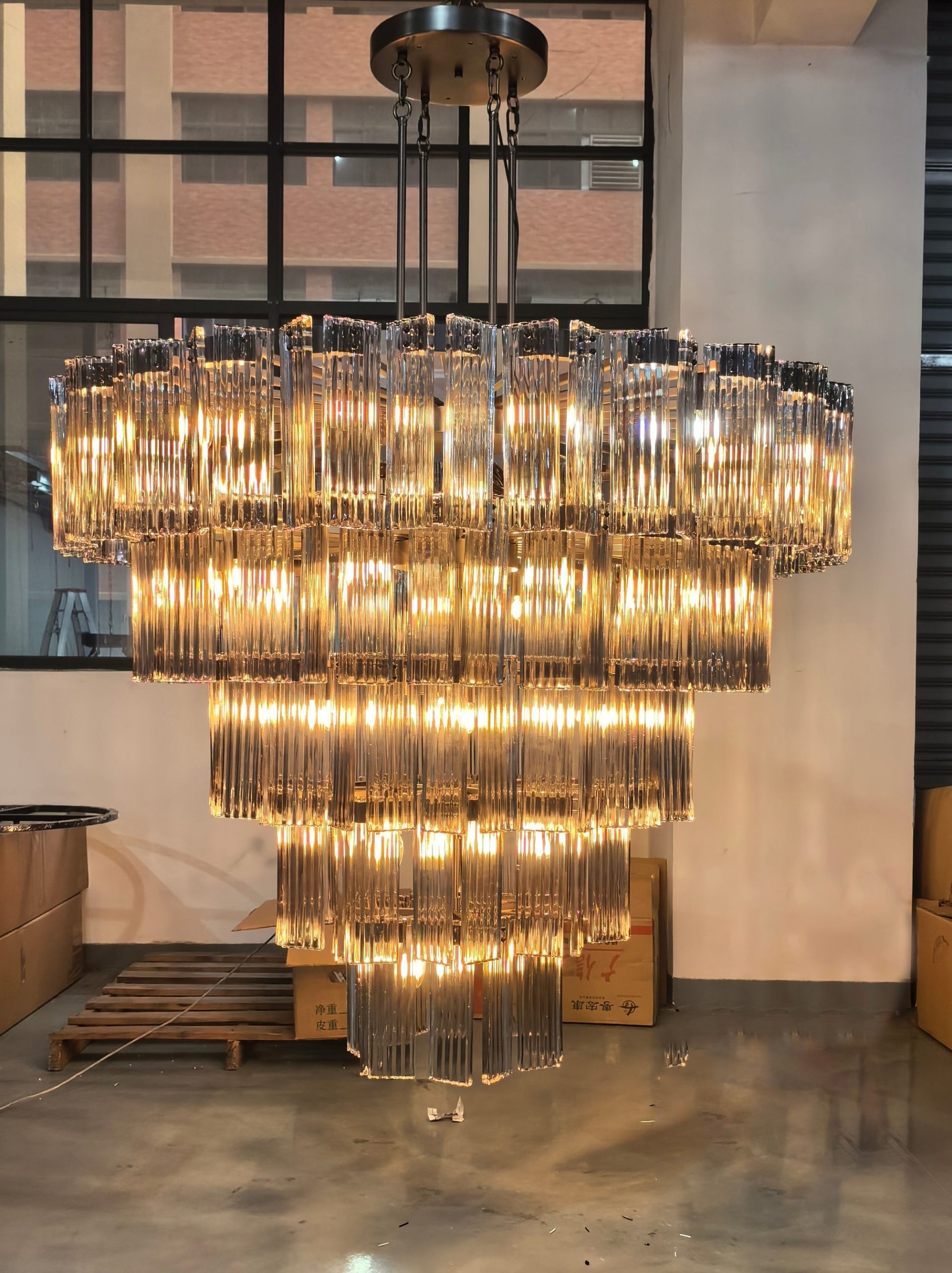 Delsie Round Art Glass Chandelier - XYlight