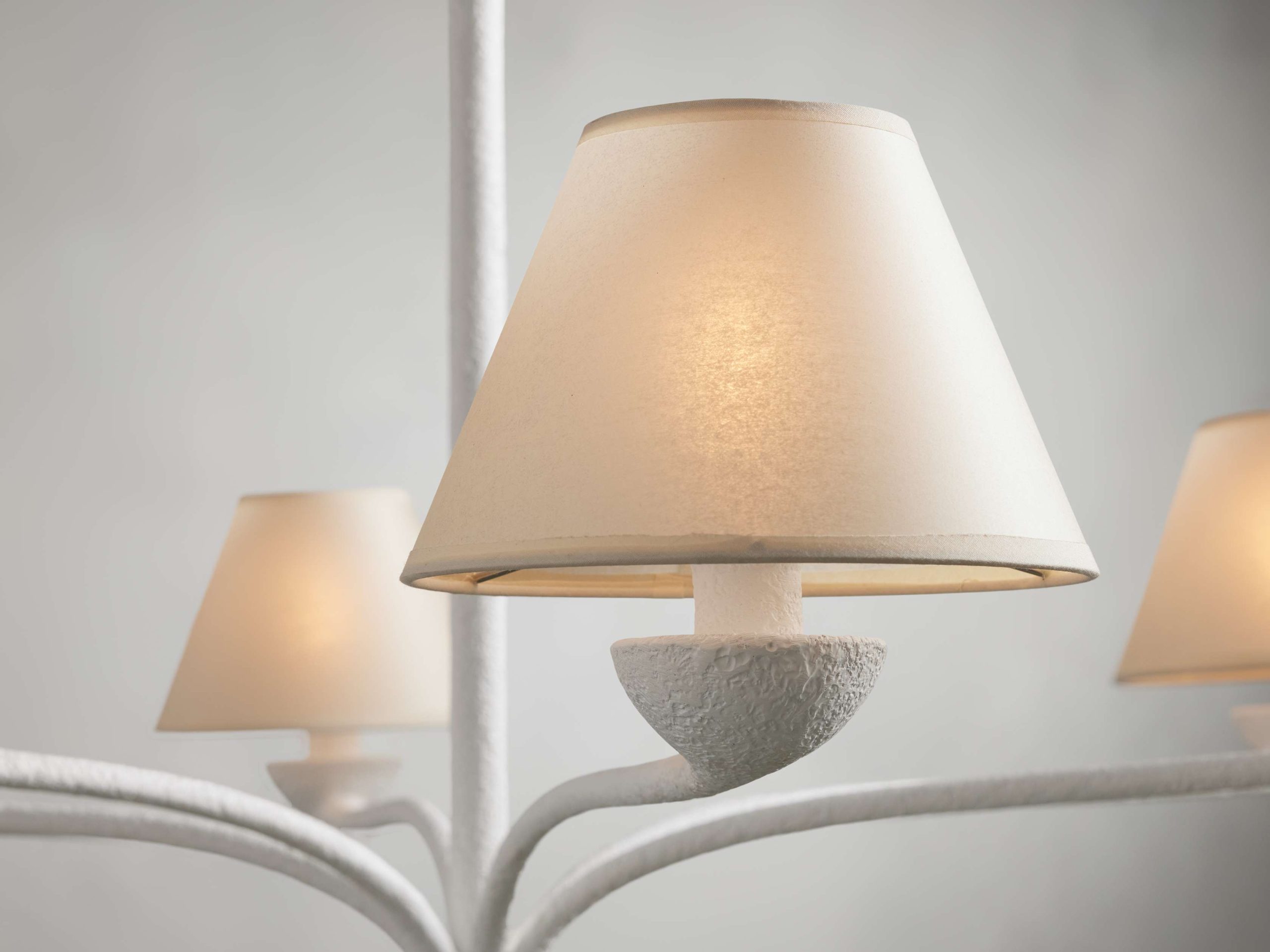 Dorsey White Round Chandelier - XYlight