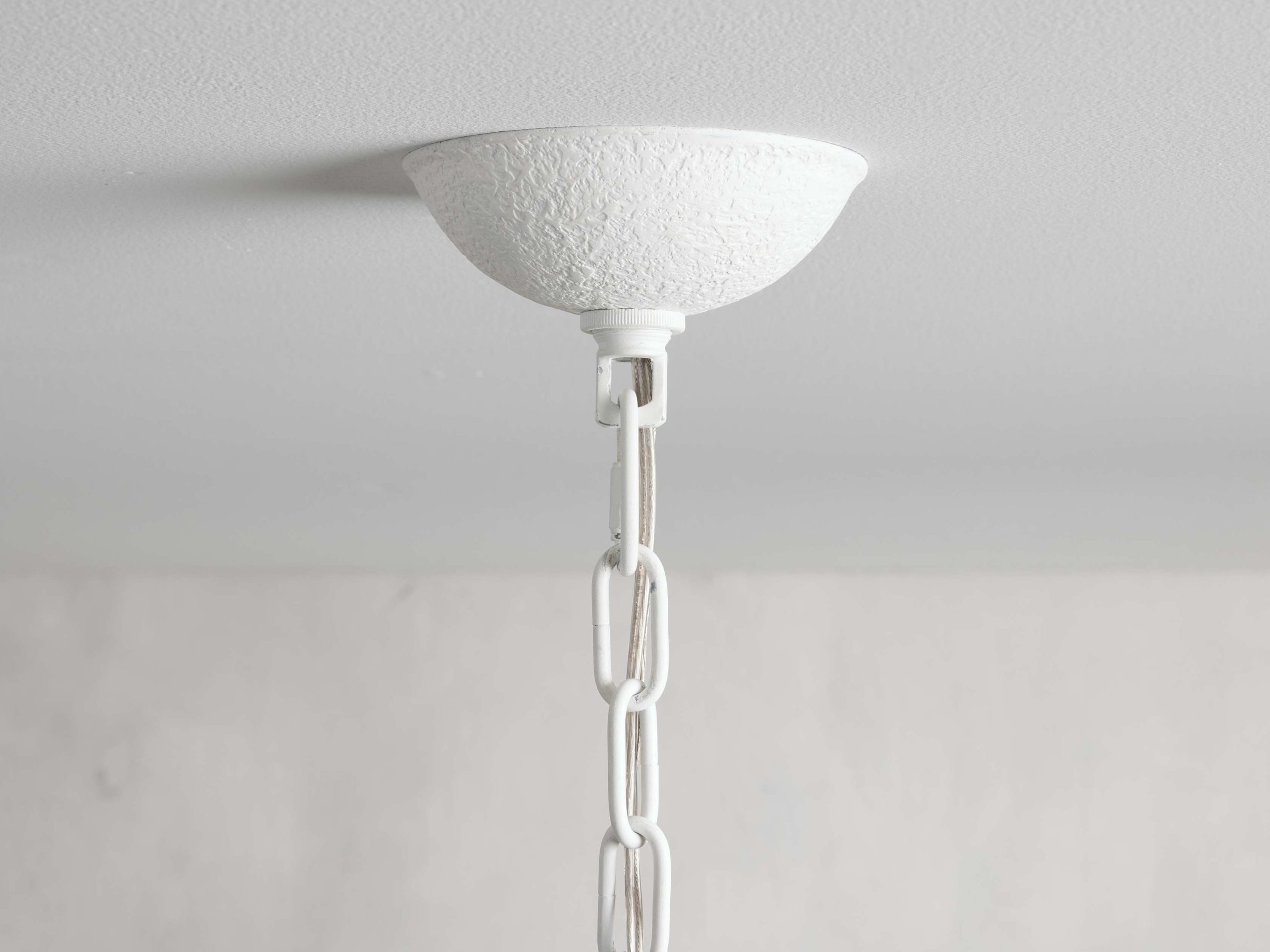 Dorsey White Round Chandelier - XYlight