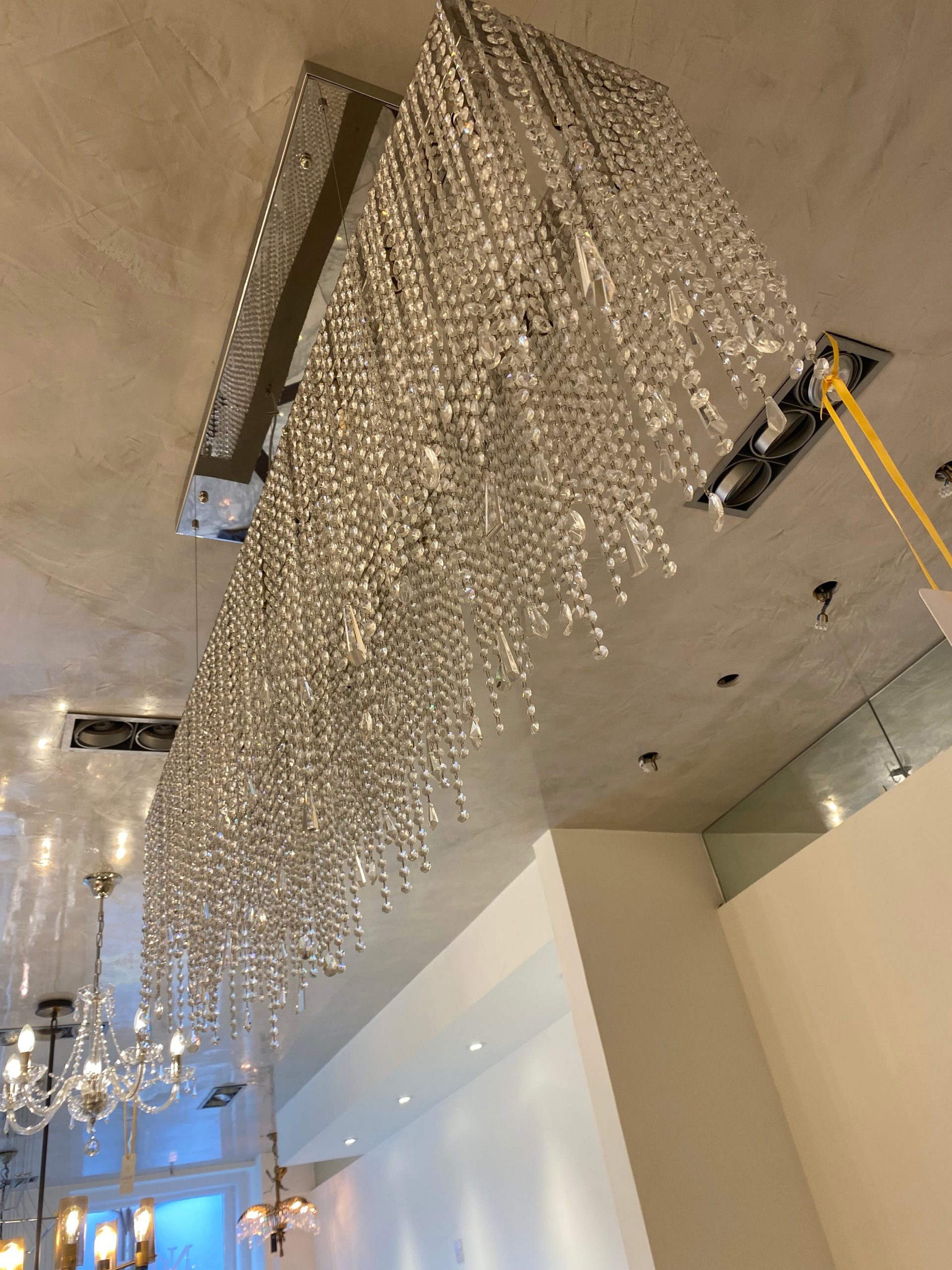 Elcorisse Classical 20-Light Long Crystal Chandelier - XYlight