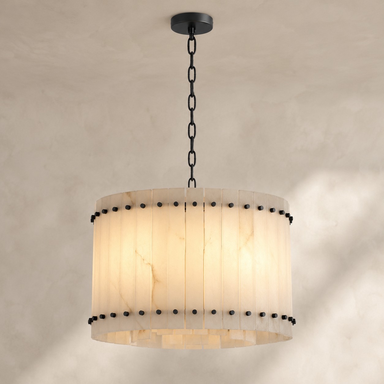 Meravisse Alabaster Round Chandelier - XYlight